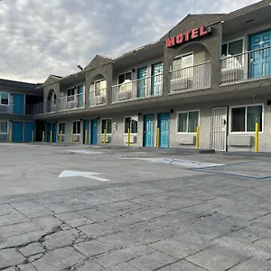 Hotel Palm - Newly Renovated, Inglewood